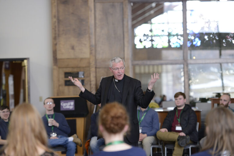 Bishop Vetter speaks with FOCUS Missionaries and Campus Ministry students.